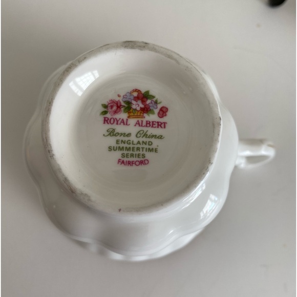 EUC Vtg Royal Albert Teacup and Saucer in “Summertime Series” Fairford Design - Picture 7 of 8